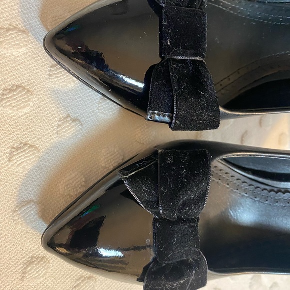 BROOKS BROTHERS Black Leather Spectator Pumps with Patent Leather Toe - Picture 13 of 16